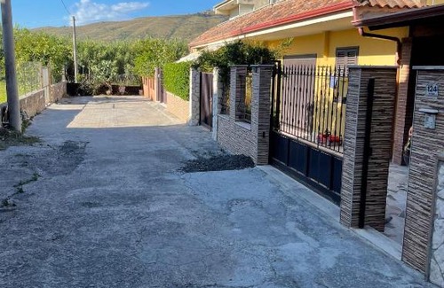 Mondragone Bed & Breakfast | Pet-Friendly F.lli Piscitelli B&b with Ocean Views