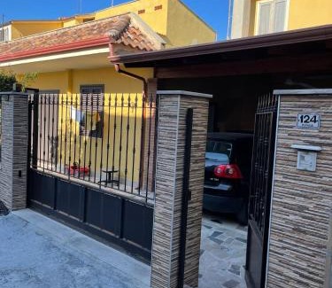 Mondragone Bed & Breakfast | Pet-Friendly F.lli Piscitelli B&b with Ocean Views