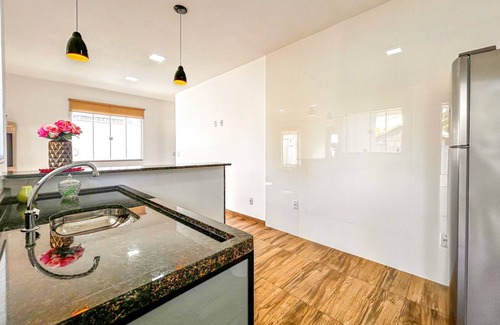 Unamar Ski Chalet | Cozy Casa Steps from Coral Beach with Pool and Spa