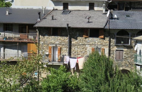 Realdo Apartment | Pet-Friendly Retreat at Casa a Verdeggia - Rated 9.9/10