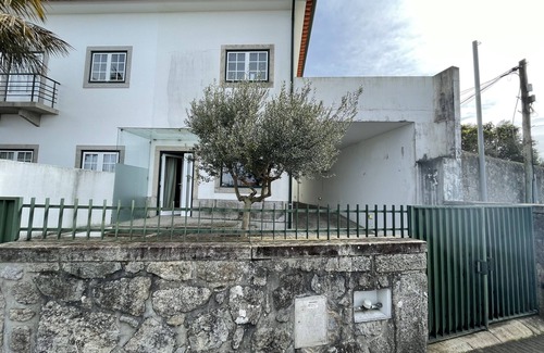 Monserrate House | Casa Aaron I: Modern House with Ocean View & Pet-Friendly