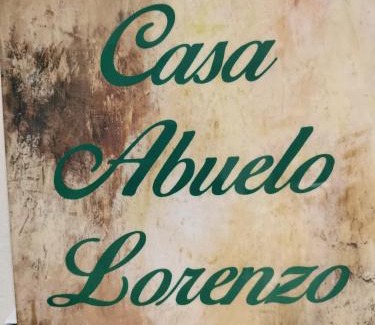 Enguidanos House | Discover Casa Abuelo Lorenzo: Family-Friendly Getaway