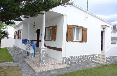 Barreiros House | Family-Friendly Retreat at Casa Acantilado Barreiros