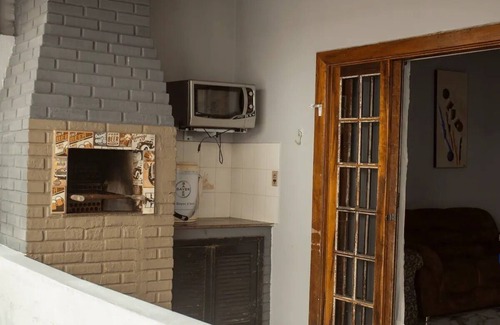 Jardim Vitoria House | Family-Friendly Casa Aconchegante Steps from the Beach