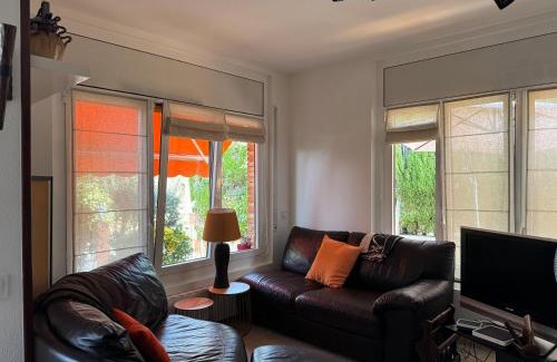 El Pla del Castell Apartment | Family-Friendly Casa Acogedora at the Foot of Montserrat