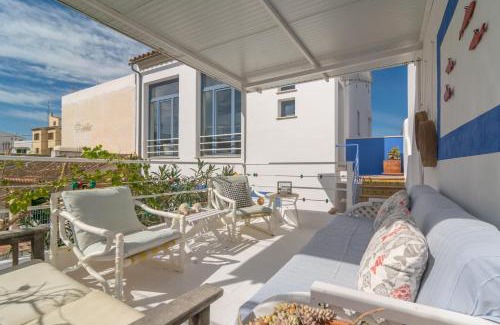 Portocolom Ski Chalet | Inviting Casa Acogedora with Ocean View & Breakfast