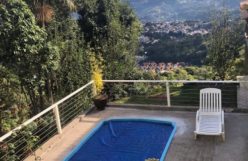 Chacara Paraiso House | Cozy Retreat with Beautiful Views, 5 Min from the Center