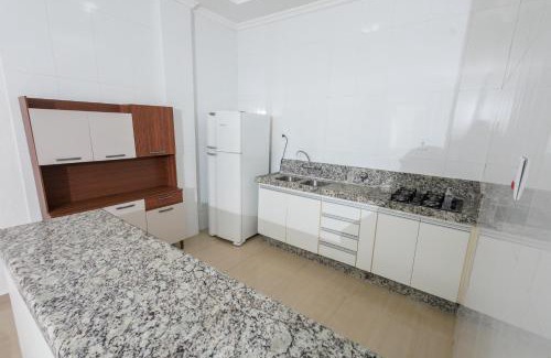 Sao Lourenco House | Inviting Casa for 20 in São Lourenço with Hot Tub & Pets