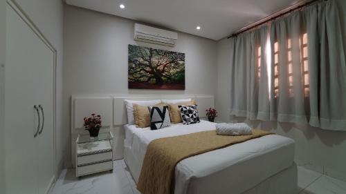 Lencois House | Beautiful Casa Aconchego: 4-Star Stay with Pool & Kitchen