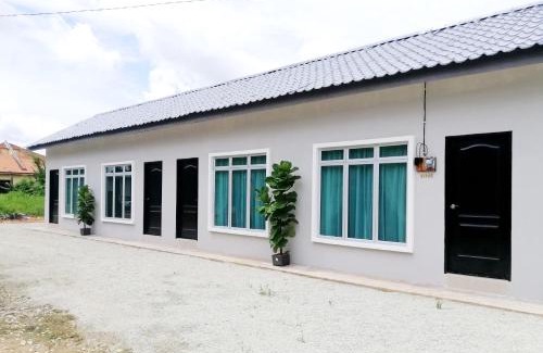 Kampung Jaya House | Discover CASA ADELIA STUDIO CHUKAI - 8.7/10 Rated Stay