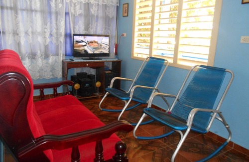 Baracoa House | Relaxing Stay at Casa Adrian with Spa and Family Amenities
