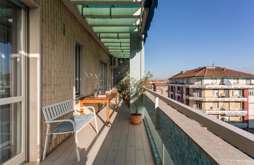 Vittoria Apartment | Family-Friendly Comfort at Casa Adriana Apartment