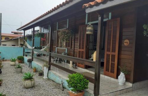 Ribeirao da Ilha House | Family-Friendly Casa Agradável, Steps from Praia Freguesia