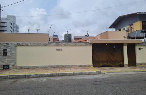Capim Macio House | Inviting Casa: Pool, BBQ Area & Family-Friendly Fun