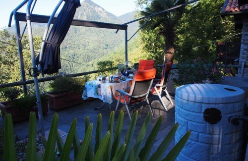 Piancassone House | Family-Friendly Retreat at Casa ai Ghiri for Your Getaway