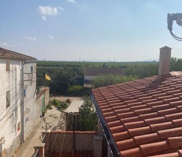 Ulldecona House | Cozy Mountain View Retreat - Family Friendly & Highly Rated