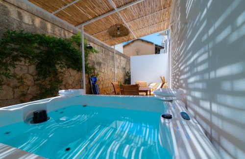 Casteldaccia Villa | Relaxing Getaway at Casa Aive with Oceanfront Hot Tub