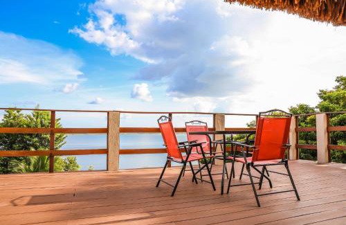 Bacalar Hotel | Discover Casa Ak’ab’al Bacalar: Family-Friendly Retreat