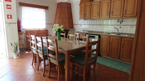 Queimada House | Family-Friendly Escape at Casa Além Vila - Guest Rated 10/10