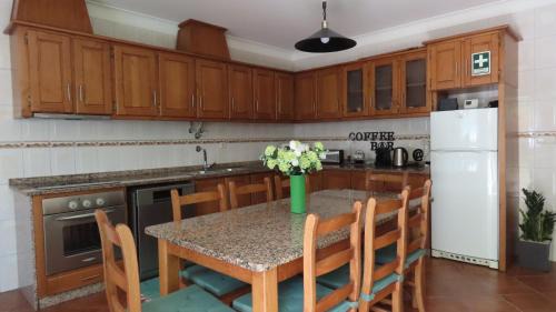 Queimada House | Family-Friendly Escape at Casa Além Vila - Guest Rated 10/10