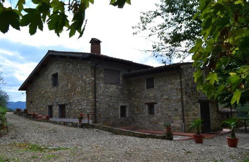 SantʼEllero House | Cozy Casa Al Bosco: Pet-Friendly Retreat with Breakfast