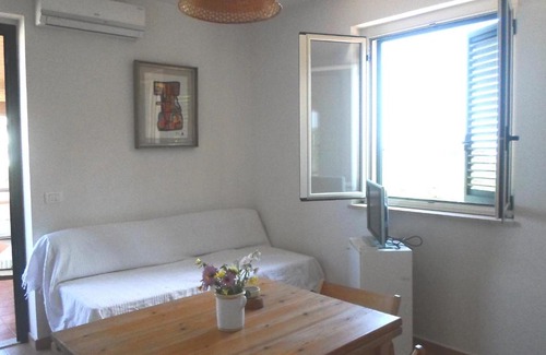 San Giorgio Apartment | Cozy Casa Al Cicero: Pet-Friendly with Ocean Views