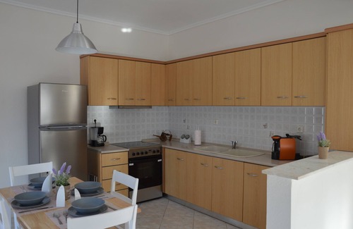 Kallikratia Apartment | Cozy Casa al Mare Anastasia: Oceanfront Stay Awaits