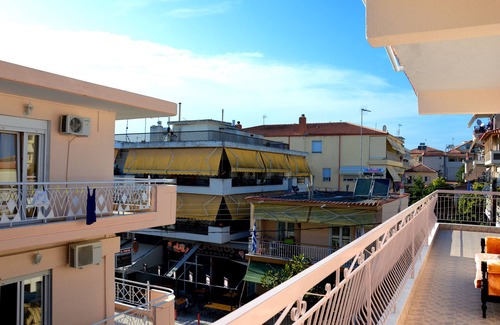 Kallikratia Apartment | Cozy Casa al Mare Anastasia: Oceanfront Stay Awaits