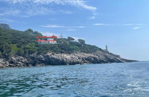 Faro Apartment | Beachfront Getaway: Casa al Mare with Private Beach Access
