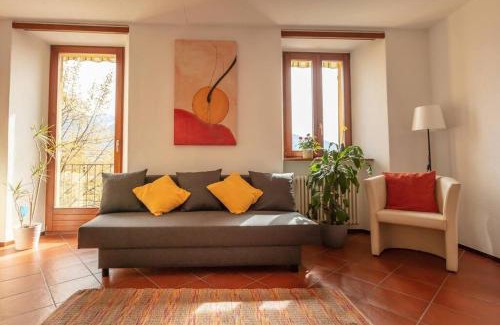 Minusio Apartment | Casa al Sole: Beautiful Apartment with Terrace and Lake View