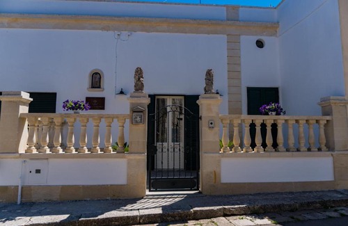 Specchia Gallone House | Discover Casa Alba & Francesco: Top-Rated Family Retreat