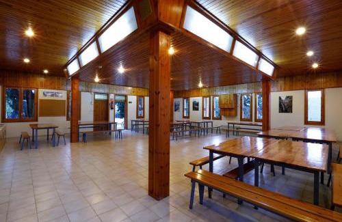 Os de Balaguer House | Casa Alberg 4 Vents: Family-Friendly Retreat with Great Dining