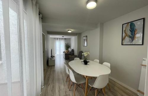Tudela Apartment | Casa Alberto: Family-Friendly Stay with Breakfast Included