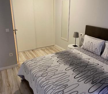 Tudela Apartment | Casa Alberto 1 izda: Family-Friendly with Top Guest Ratings