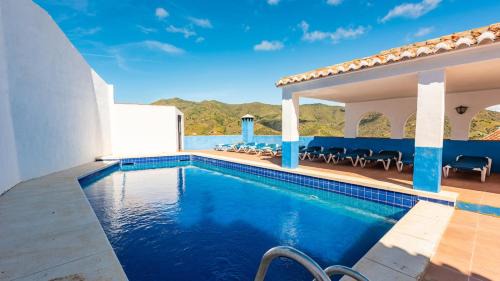 El Borge Villa | Discover Casa Alejandro Almachar: Family-Friendly Retreat