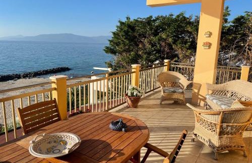 Pizzo Apartment | Oceanfront Escape at Casa Alexandr Piedigrotta - Rated 9.5/10