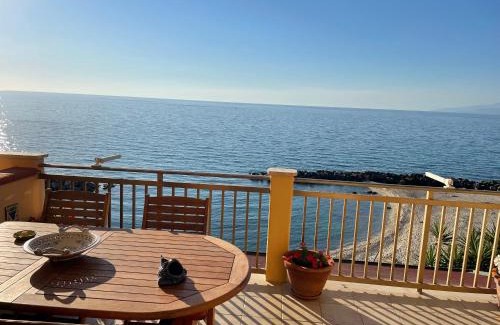 Pizzo Apartment | Oceanfront Escape at Casa Alexandr Piedigrotta - Rated 9.5/10