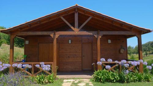 Casal do Abegao Ski Chalet | Stunning Casa Alfazema with Pool & Oceanfront Views