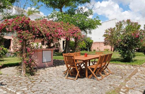 Alcobaca House | Experience Casa Alfeizerão: Family-Friendly with Pool