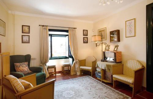 Alcobaca House | Experience Casa Alfeizerão: Family-Friendly with Pool