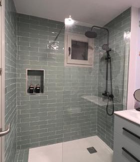 Pradollano Apartment | Inviting Casa Alhorí: Guest Rated 9.1 with Breakfast Included