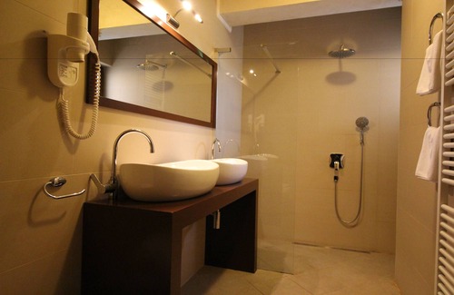 Rovinj Hotel | Casa Alice: 4-Star Retreat with Pool & Breakfast
