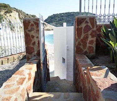 Mar Azul Villa | Cozy Casa Alicia 10: Pet-Friendly Oceanfront Retreat