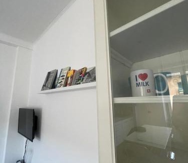 San Teodoro Apartment | Casa Alizeri: Convenient Stay with Free Parking Nearby