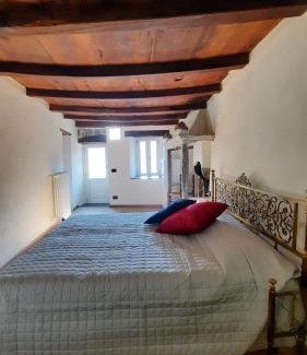Lemna Apartment | Family-Friendly Stay at Casa alla Fontana - Rated 9.3/10