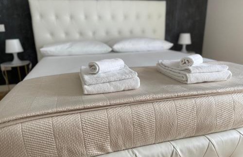 Lecco Apartment | Discover Casa Allegra: Family-Friendly Retreat, Rated 9.5/10