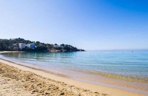 Almadraba-Canyelles House | Cozy Casa Almadrava with Sea Views and Private Beach Access