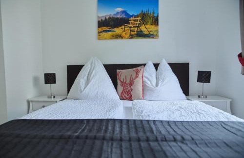 Goldegg House | Discover Casa Alpina: Family-Friendly with Kitchen Amenities