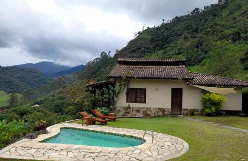 Lumiar House | Scenic Casa Alpina with Panoramic Views in Lumiar