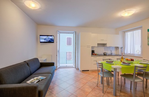 Riva del Garda Apartment | Casa Alpino 4: Pet-Friendly Retreat in Riva del Garda